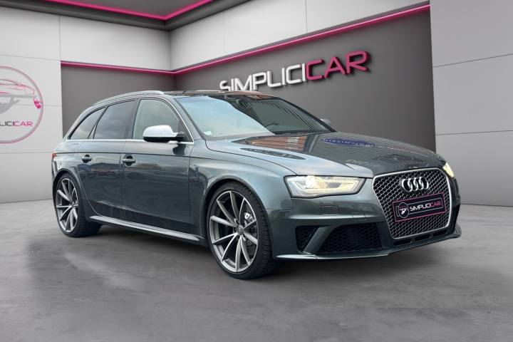 AUDI RS4 AVANT