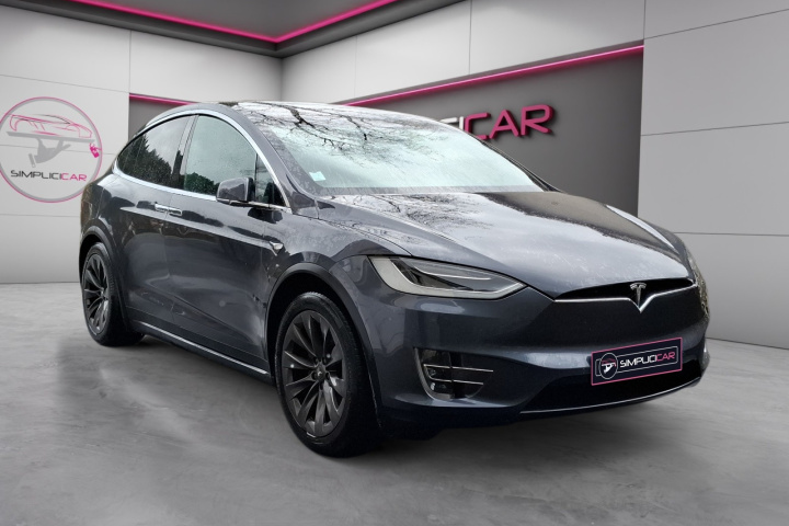 TESLA MODEL X